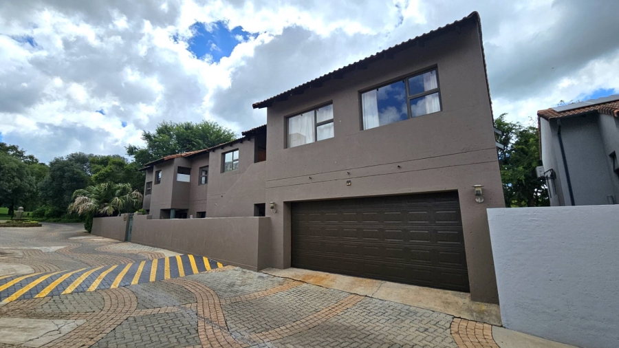 6 Bedroom Property for Sale in Magalies Golf Estate North West